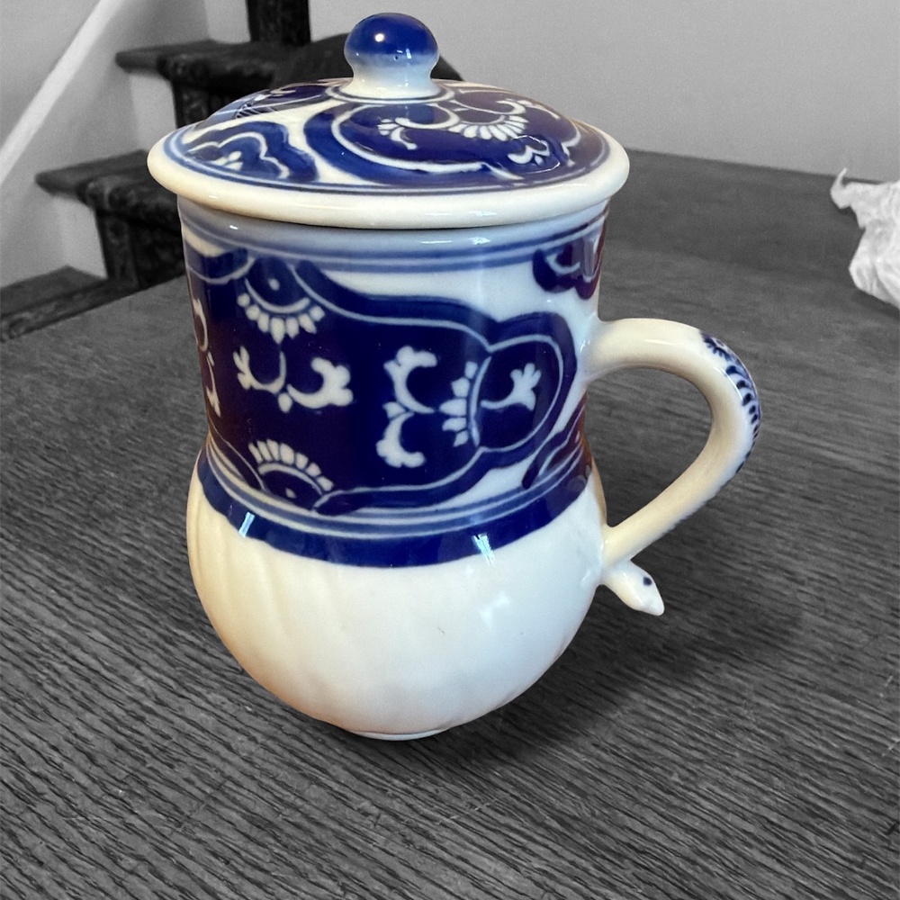 Hand Painted, covered, porcelain mug from Metropolitan  Museum